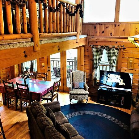 Bear Pleasures Cabin Villa Gatlinburg Exterior foto